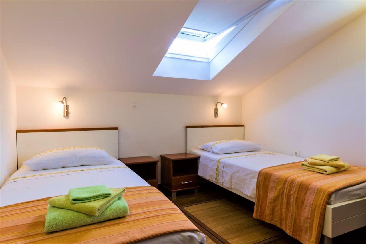 Apartments Viva コルチュラ エクステリア 写真